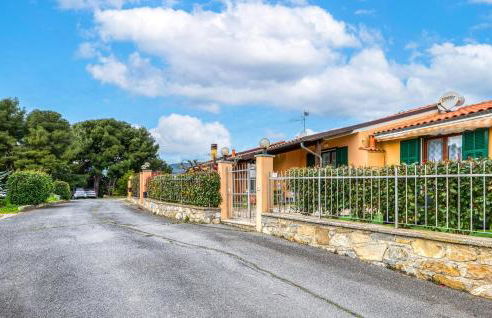 Nice Home In San Lorenzo Al Mare - Photo 34