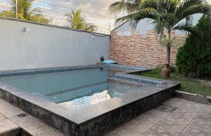 Espaçosa casa com Piscina para até 15 hóspedes - Foto 1