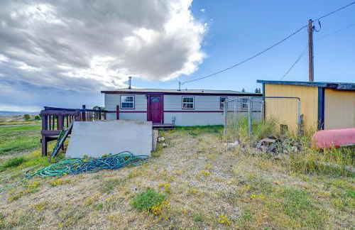 Hunt, Fish and Hike Home with Deck in Encampment - Foto 22