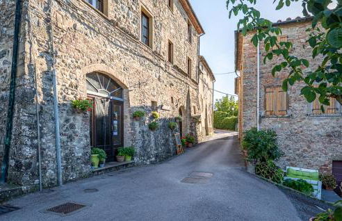 Amazing Apartment In Montecastelli Pisano With Wifi - Foto 17