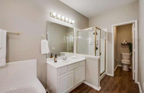 Heart of Grand Prairie 4BD with Pool & Game Room - Foto 21