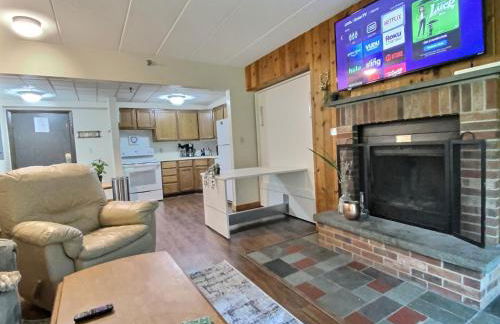 The Grizz AC Pool Sauna Gym Near Resort - Photo 33