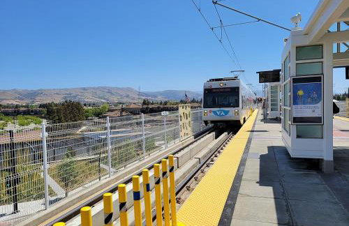 Family and Business Friendly Home near Great Mall & BART - 2640 - Foto 42