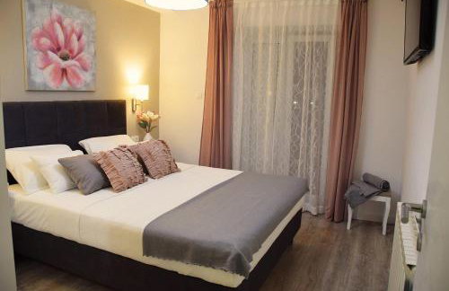 Villa Ana Apartments - Photo 42