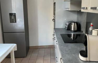 Grand F4 de 71m2 pour 6 personnes en plein centre ville Arpajon - Foto 75
