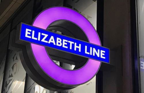 Radiant Retreat Ideal for LegoLand, Windsor, & LHR - Foto 40