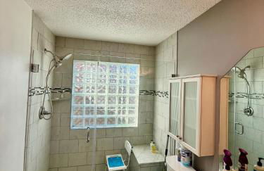 Emmanuel House - Photo 26