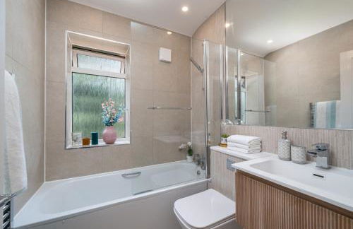 Edgeware Home 4 Bedroom House-Free Parking - Foto 68