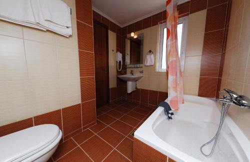 Antonios Village Hotel & Apartments - Foto 81