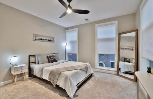 *New* XquisiteMidCenturyM0d~ Condo *OTR* w/Parking - Foto 8