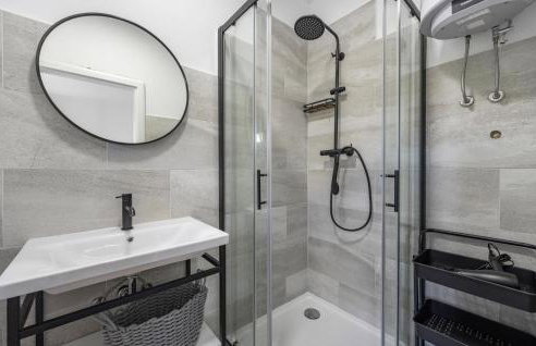 Gorgeous Home In Danilo With Wifi - Photo 32