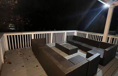 Spacious Gorgeous 3bd home with large deck Close to EVERYTHING - Foto 48