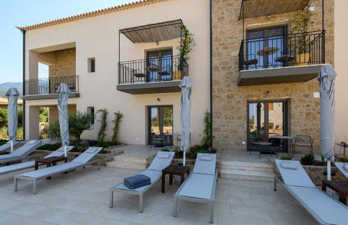 Kannas Mani Luxury Suites -Adults Friendly 14 Plus - Photo 20