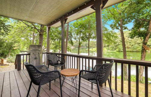 Lakeside Nest Dock on Lake Rayburn Sleeps 10 - Photo 30