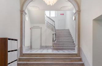 WHome Timeless Design Meets Central Convenience - Photo 26