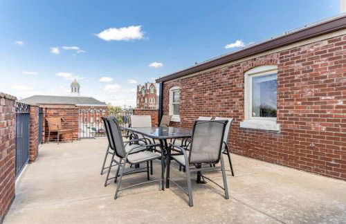 KING Penthouse Sleep8 4Bed 3BR 2BA Swepson Loft - Foto 47