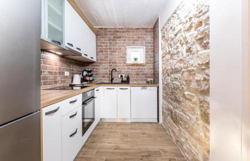 2 Bedroom Lovely Apartment In Donje Rastane - Foto 4
