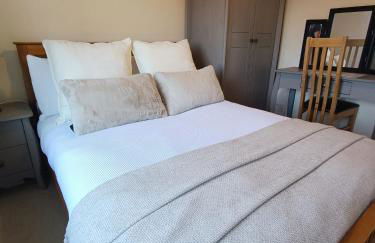 3 Bed Countryside Cottage in Harrogate with free parking and strong wifi - Photo 25