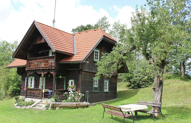 Peaceful Cottage Near Ski Area in Gmund - Photo 36