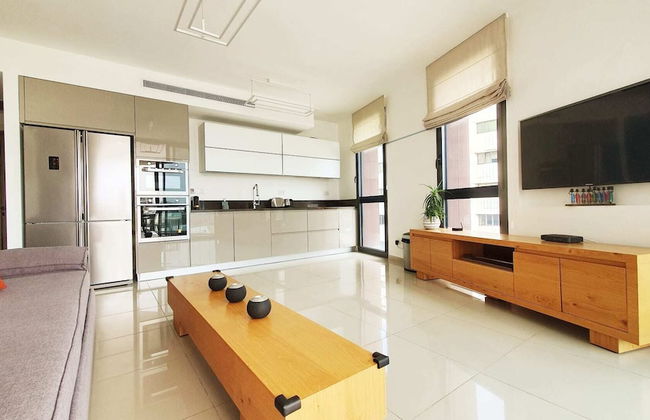 Bedroom Apartment with Balcony and City Views - Foto 3