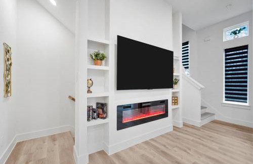 Modern 2BR l Pet-Friendly l Private Baths - Foto 1