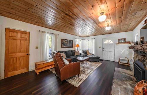 The Cedar House Prime Spot Kayaks & Cool AC - Photo 19