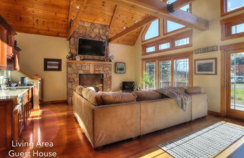 Gingerbread House on Mooselookmeguntic Lake - Foto 16