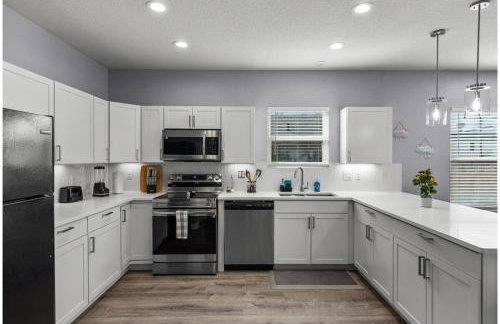 Retreat to a Brand-new Downtown Home 4br/3ba! - Foto 15