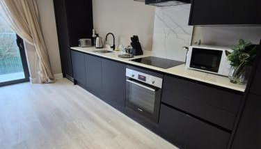 #23 Lux stylish 2 bed 2 bath with balcony NEC n12 - Sleeps 4 - "Perfect for contractors and Families - Free Parking" - Foto 2
