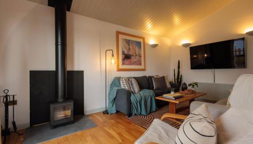 The Retreat, Waterfront & Log Burner - Foto 2