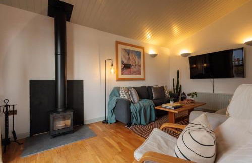 The Retreat, Waterfront & Log Burner - Foto 2