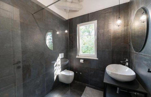 Awesome Home In Crklada With Wifi - Photo 30