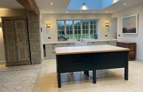 Stunning Countryside House with Pool and Hot Tub - Foto 2