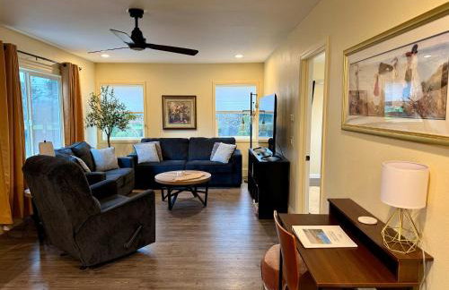 Charming dog-friendly home next to regional park - Foto 55