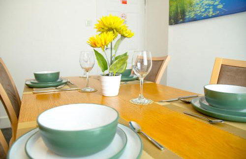 Lucky Home 15 - Near BAE, Docks, Lake District - Ideal for Trade & Family - 2 Bedrooms - One Double Bed in Each Bedroom - Max 4 Guests - Photo 11
