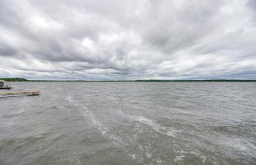 Lakefront Pelican Rapids Cabin with Boat Dock! - Foto 34