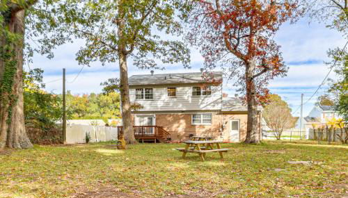 Near Beaches, Base and Bay! Hampton Home with Backyard - Foto 4