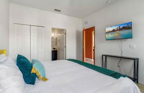 Disney World Cinderella Castle Lazy River Pool & Game Room - Foto 37