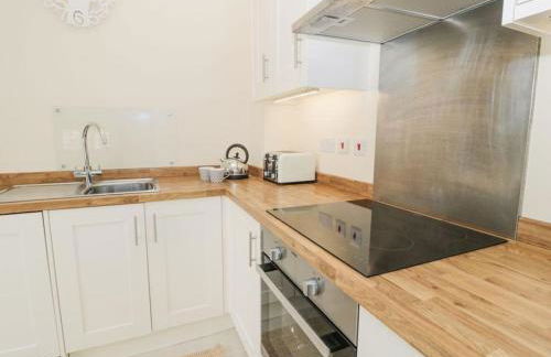 The Old Stables - Pet-Friendly Stay Near Ruthin Castle with Parking - Photo 21