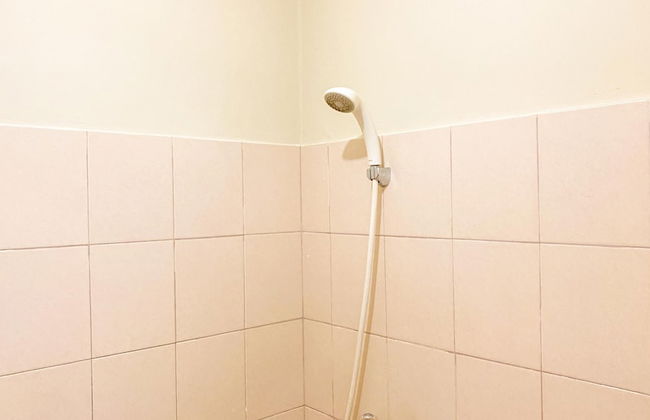 Homey And Best Place Studio Tifolia Apartment - Photo 9