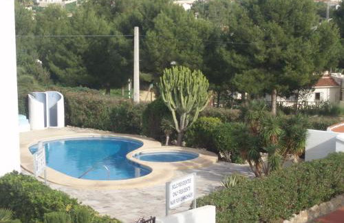 Villa totalmente independiente con piscina comunitaria - Foto 10