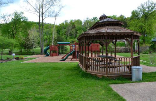 Couples Condo Retreat Overlooking Golf Course - Foto 38