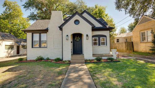 Walk to Dtwn Tyler Tudor with Backyard - Foto 4