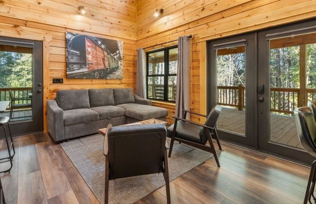 Ruby's Retreat - 2 Bedrooms, 1.5 Baths, Sleeps 8 by RedAwning - Foto 6