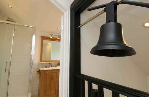 Perfect Retreat in Luxury & Historical Manor House - Photo 34