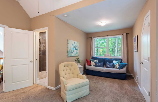 Bear Trail Chalet by Avantstay Retreat w/ Outdoor Living Deck & Fire Pit - Foto 21