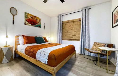 King Bed-Private Yard-Driveway Parking - Photo 32