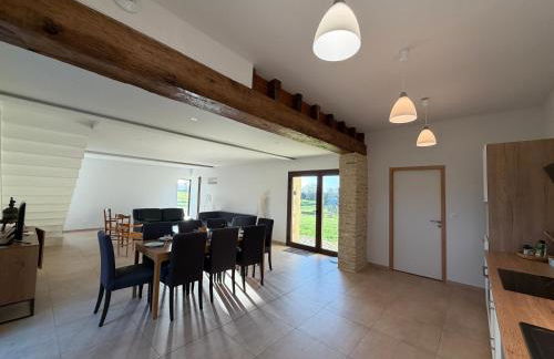 Le Pressoir, maison au calme, grand jardin, vue dégagée sur les champs, belle terrasse, 3 chambres, 2 sdb, 2 WC, parking privé, 5 kms de Bayeux et 7 kms plage d'Arromanches au coeur des plages du débarquement - Foto 32