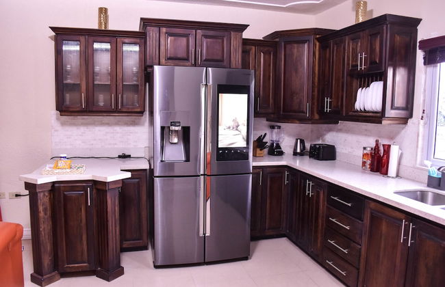 Executive Arcadia Luxury Guest Apartment - Photo 5