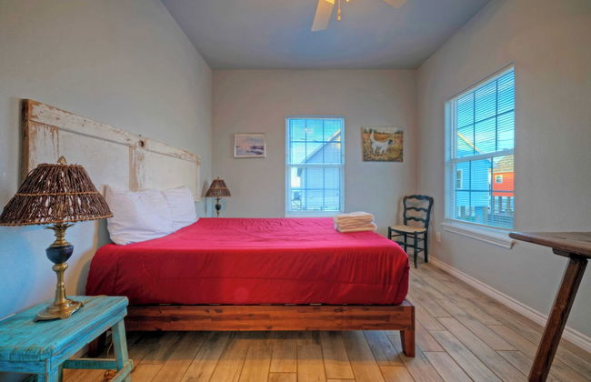 Group Getaway w/ Pool, Boat Dock 2 Homes Laguna Village Retreat by Avantstay - Foto 17